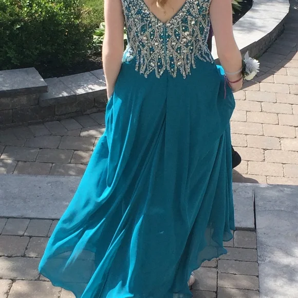 Prom Dress - Picture 8 of 9